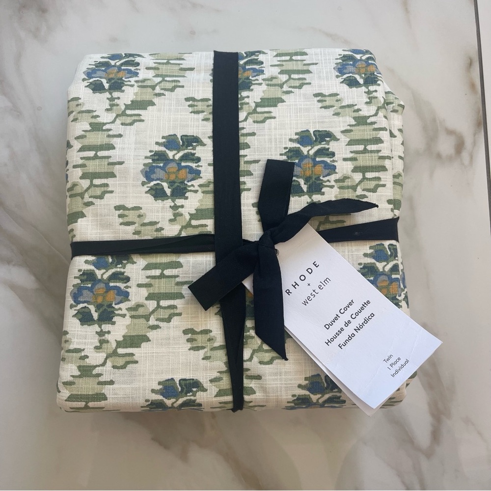 West Elm Green and White Leafy Duvet Cover